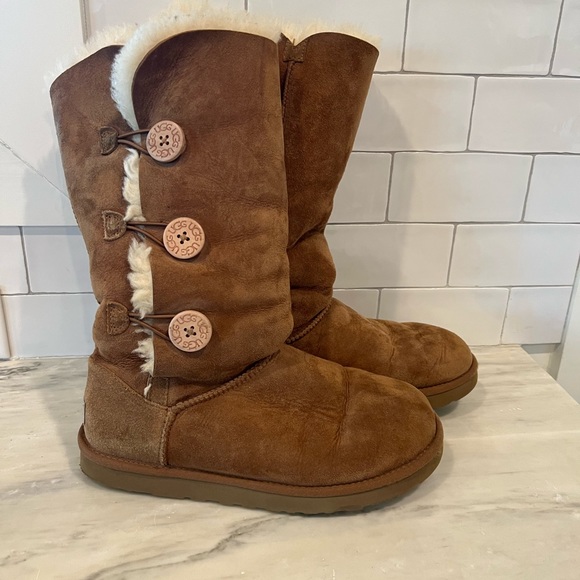 Ugg Bailey Button Boots Ladies size 10 - Picture 3 of 13